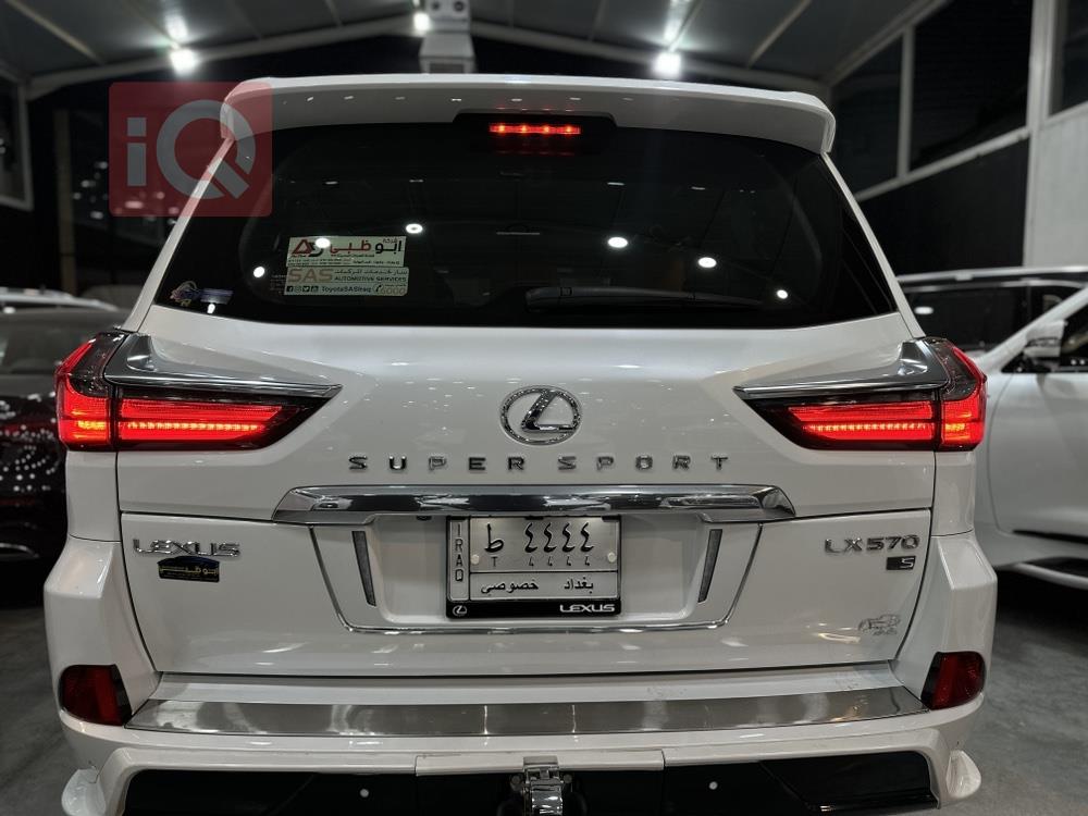 Lexus LX